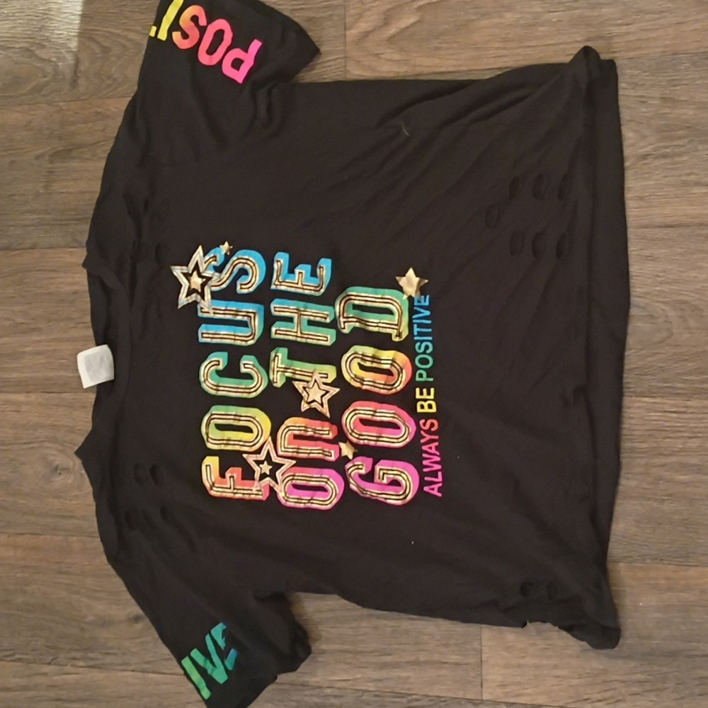 Women's Black Graphic Tee - Focus on the Good - Picture 9 of 9